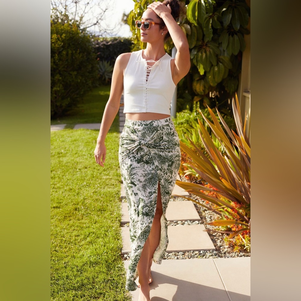 NWT Anthropologie The Bluebell Island Midi Skirt             Size S Petite